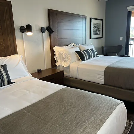 Hidden Falls Inn-2